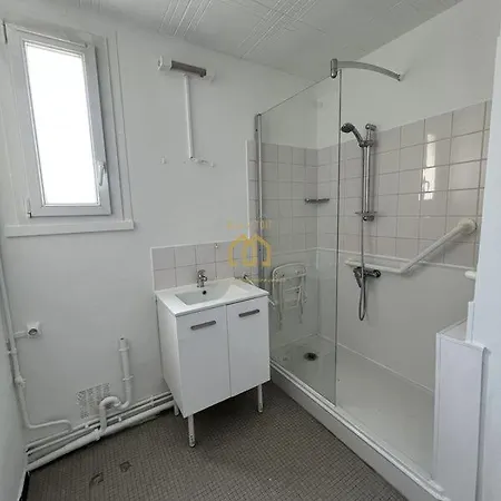 La Casa Jungle, 3 Bedrooms, Angers